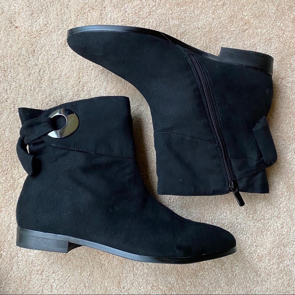 | NWOT | Alva Black Suede Boots